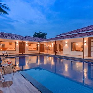 Stayvista'S Areca Villa - Mountain-View Haven With Private Pool & Indoor Fun 纳西克 Exterior photo