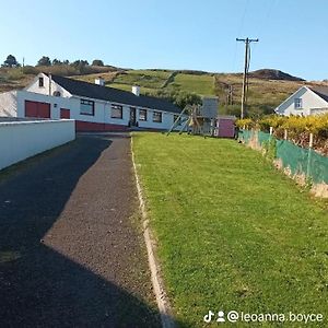 Under Gainne Cloughbane Exterior photo