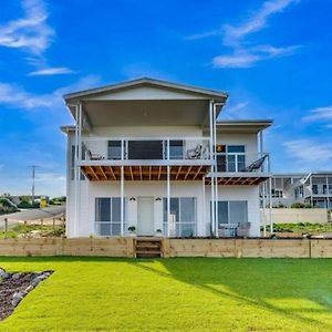 Stay At 66 - Luxury Family Home - Pet Friendly Goolwa South Exterior photo
