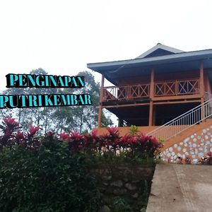 MalinoPenginapan Putri Kembar别墅 Exterior photo