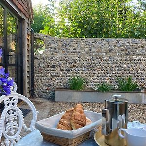 The Barn By The Beach At The Well House, Climping Exterior photo