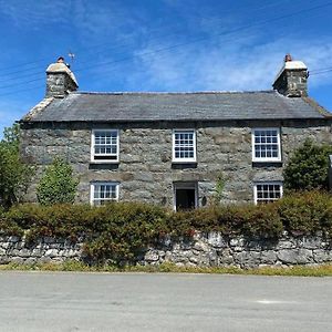 Charming, Spacious Farm House By Harlech Beach Llanfair Exterior photo