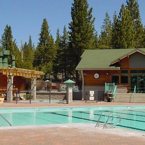 Expansive Tahoe Donner House With Hot Tub! 特拉基 Exterior photo