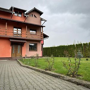 Întorsura Buzăului Pensiunea Floro酒店 Exterior photo