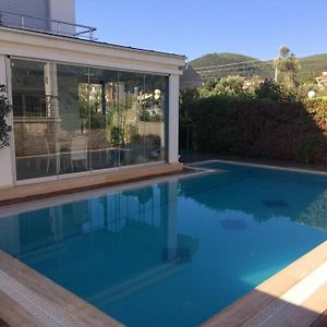 Private Villa With Pool Near Aegean Sea 乌尔拉 Exterior photo