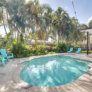 Pompano Beach Home With Heated Pool And Fenced-In Yard Exterior photo