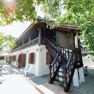 琅勃拉邦 Maison Barn Laos酒店 Exterior photo