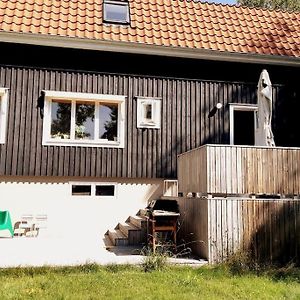 Nice Two Room Flat 15 Minutes From Stockholm C . 胡丁厄 Exterior photo