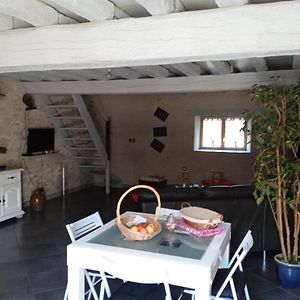 AzyL'Ecurie De Lili Entre Bourges Et Sancerre公寓 Exterior photo