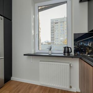 Home Office - 2-Bedroom Apartment Corpo-Stay In Krakow By Renters 克拉科夫 Exterior photo