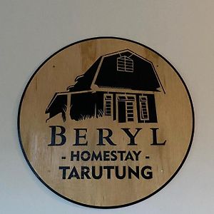 Beryl Homestay Tarutung Exterior photo