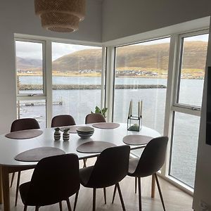 Brand New Waterfront-Apartment Hvalvik Exterior photo