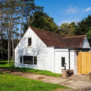 The White Cottage At Gildridge + Private Hot Tub+Ev Chiddingly Exterior photo