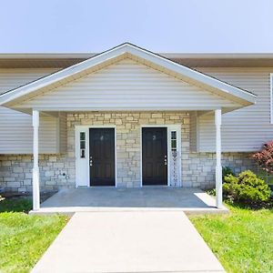 Memorial Field Lodge 布卢明顿 Exterior photo