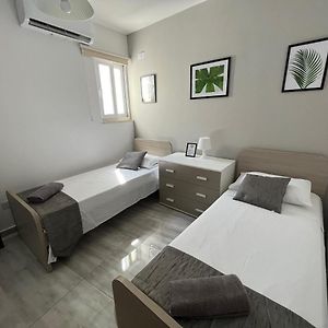 F6 Room 2, Private Room Two Single Beds Shared Bathroom In Shared Flat 姆西达 Exterior photo