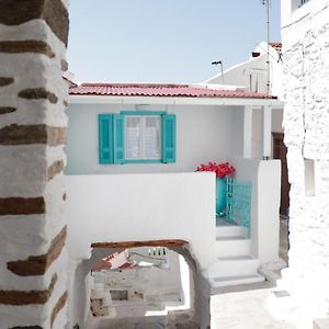 IoulisThe Turquoise House In The Heart Of Ioulida, On The Island Of Kea.别墅 Exterior photo