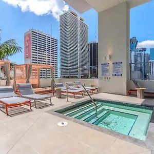 Luxury Downtown Retreat - 4 Person Capacity, Skyline & Ocean Views, Beach Proximity, 24Hr Gym, Pool, Hot Tub & Lounge 迈阿密 Exterior photo