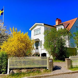 Family Villa Near Sea And Stockholm City Exterior photo