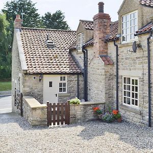 Chestnut Cottage Ebberston Exterior photo