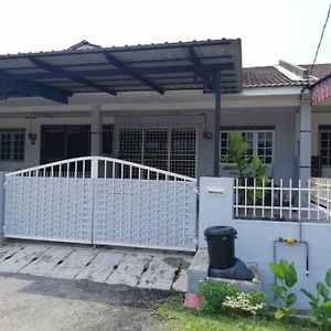 Homestay Eco Rengas Jaya Padang Rengas Exterior photo