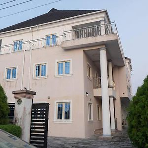 Captivating 5-Bed House Pent House In Lekki 拉各斯 Exterior photo