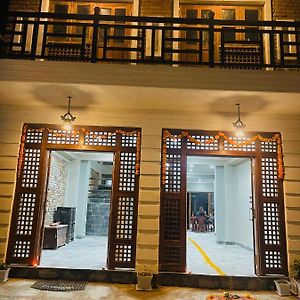 Pasne Aajako Hotel 班迪普尔 Exterior photo