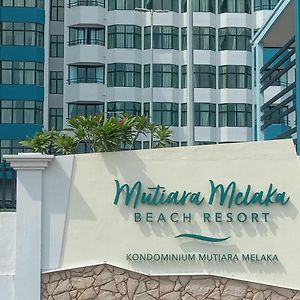 Mutiara Malacca Beach Resort By F&H Homestay Exterior photo