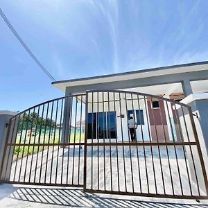 Villa Bulan Bintang Telok Kemang 波德申 Exterior photo