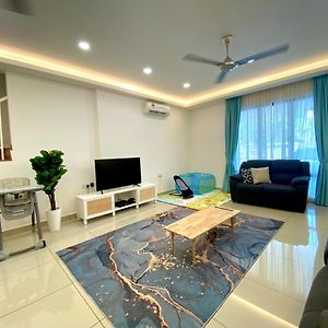 Little Boo Homestay @ Kota Warisan 雪邦 Exterior photo