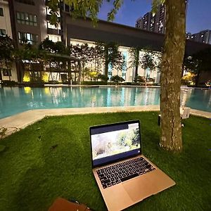 Resort Swimming Pool In The Sharing Apartment 吉隆坡 Exterior photo