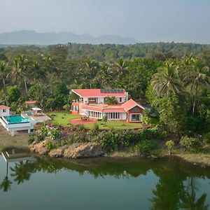 Stayvista'S Waterway Retreat - Lakeside Oasis With Infinity Pool Wada Exterior photo