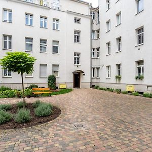 Bright And Cosy Apartments In Poznan By Renters Exterior photo