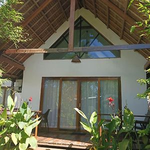 Epbliss Villas Resort Siargao 卢纳将军城 Exterior photo