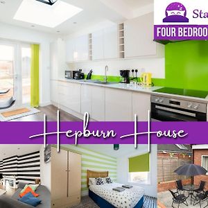 Hepburn House 4 Bedroom Property - Stayseekers 索尔兹伯里 Exterior photo