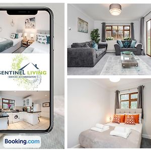 4 Bedroom House By Sentinel Living Short Lets & Serviced Accommodation Windsor Ascot Maidenhead With Free Parking & Pet Friendly Exterior photo