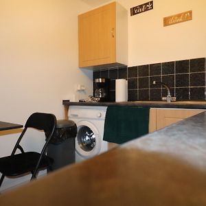 Large Comfy Studio Flat, Next To Dartford Town Centre, Separate Kitchen, Wifi Exterior photo