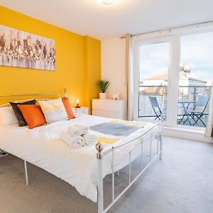 Spacious Apt, 2 Baths, Balcony, Near The O2 Arena 伦敦 Exterior photo