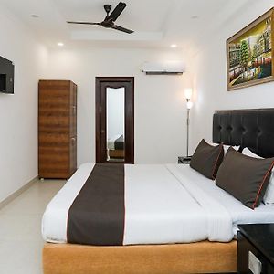 Collection O Hotel Residency Near Dwarka Sector 21 Metro Station 新德里 Exterior photo