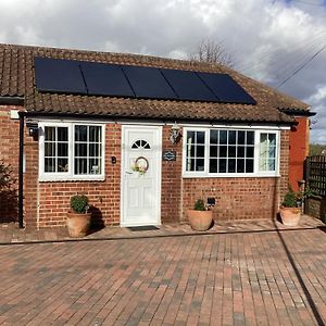 New Inn Lodge In Scarning Near Dereham Norfolk Exterior photo