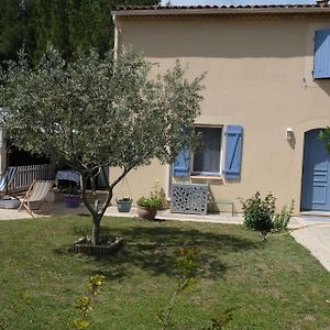 Gite In Vacation Residence With Heated Pool In The Heart Of The Alpilles, In Mouries, Sleeps 2 Exterior photo