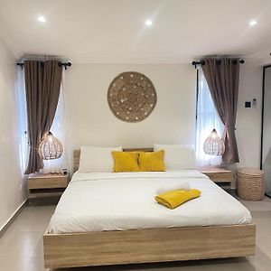 Spacious 2-Bedroom Mediterranean-Inspired Home 伊凯贾 Exterior photo