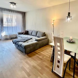 Luxury Apartment In Prague And Free Parking Exterior photo