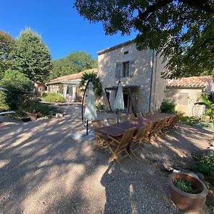 Grande Maison Avec Piscine Chauffee Au Clos Cache! Escamps  Exterior photo