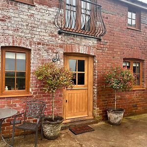 New -Historic Cottage With Oak Beams & Period Charm Llangadog Exterior photo