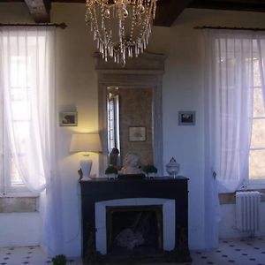 Appartement Spacieux Avec Deux Chambres Au Chateau 瓦朗斯 Exterior photo