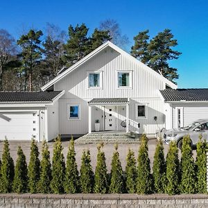 Modern Sunny Villa 10 Min To Gothenburg City 帕尔蒂勒 Exterior photo