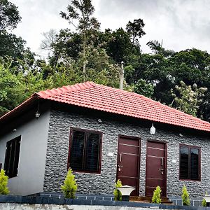 Isiri Home Stay, Villa And Cottage At Madikeri. Exterior photo