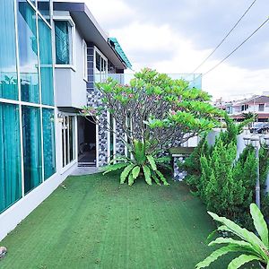 Ipoh Bercham Gorgeous Glass Villa Exterior photo