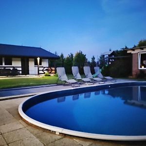 Comfortable Holiday Homes, Swimming Pool, 里沃 Exterior photo