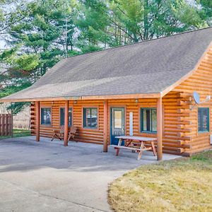 Black River Log Cabin Fish, Swim And Unwind! Hatfield Exterior photo